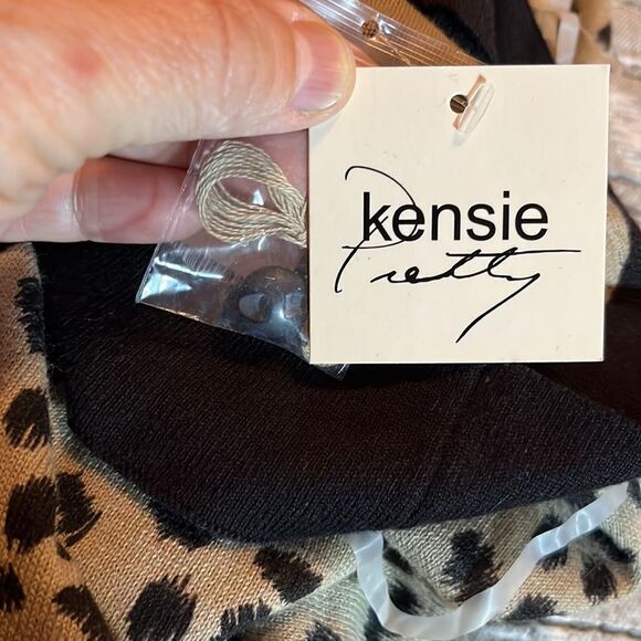 Kenzie Sleeveless Dress - Picture 15 of 16